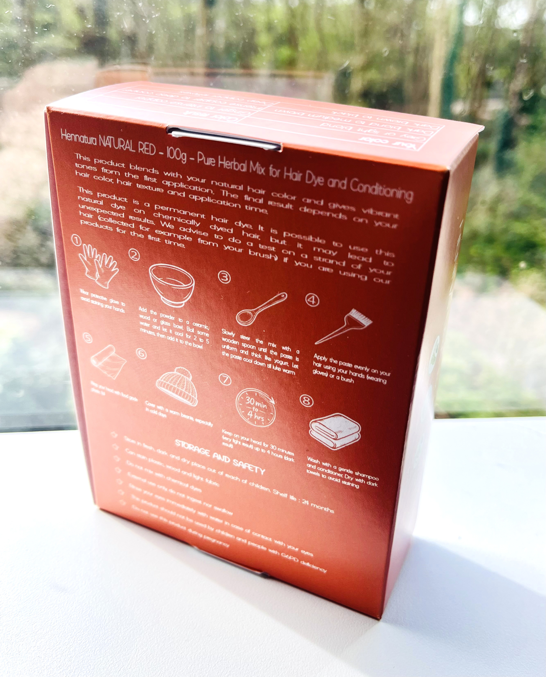 Pure henna plant based hair dye for natural red tones and healthy hair