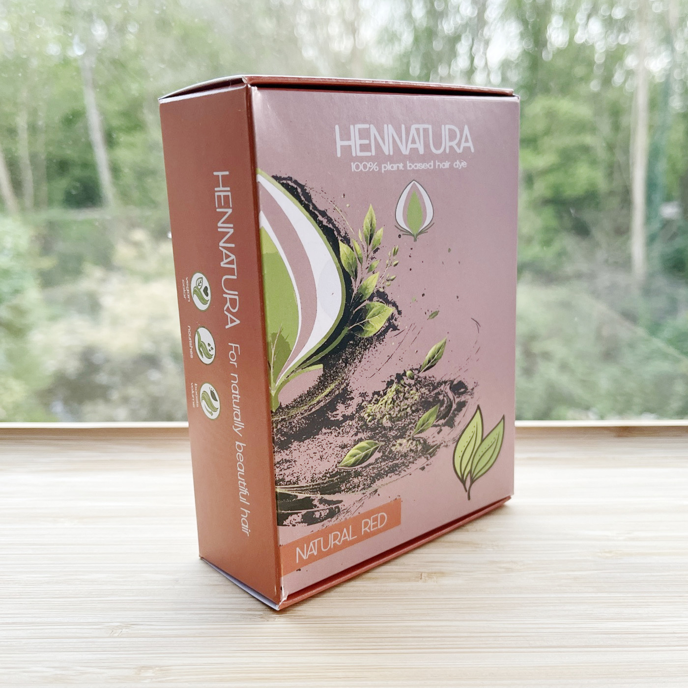 Pure henna plant based hair dye for natural red tones and healthy hair
