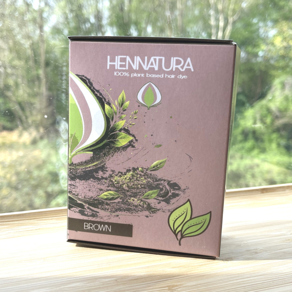 Henna plant based hair dye for brown tones and healthy hair